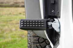 2021-2023-Ford-Bronco-Foot-Pegs-Installed-02.jpg