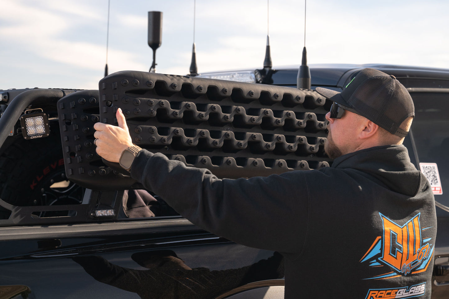 RTB1-02BK_Ontruck-3.jpg