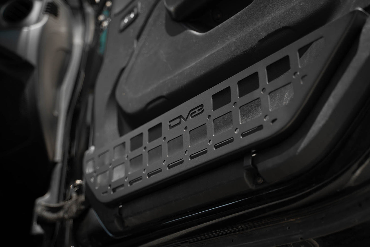 Wrangler-JL-_-Gladiator-JT-Slim-Front-Door-Molle-Pockets-Installed-9.jpg