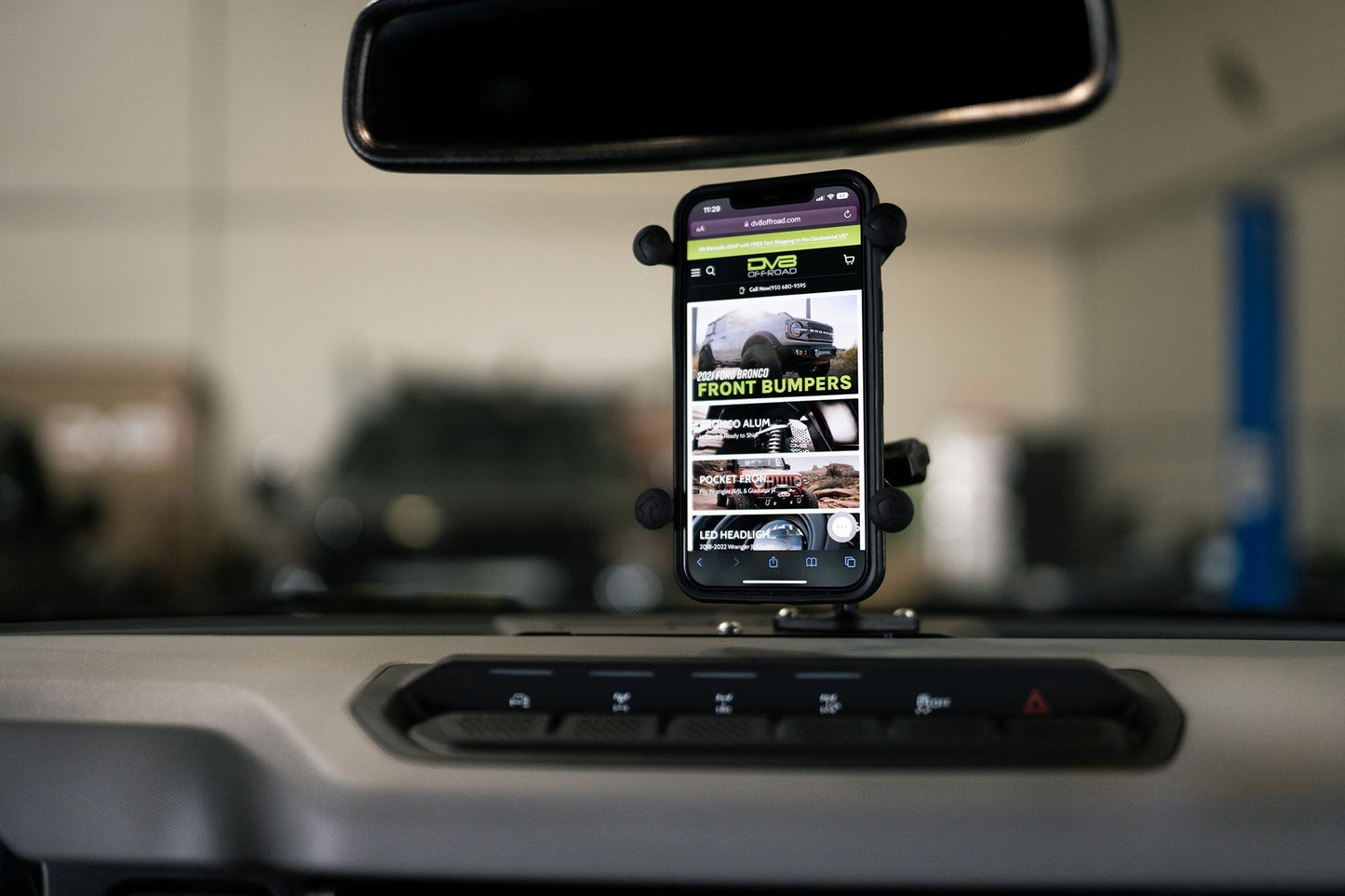bronco-digital-device-mount.jpg