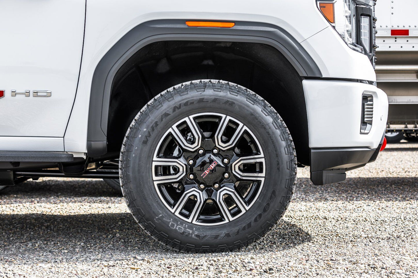 14029390_truck-hardware-sierra-hd-finishing-caps-2-piece-front-only (1).jpeg