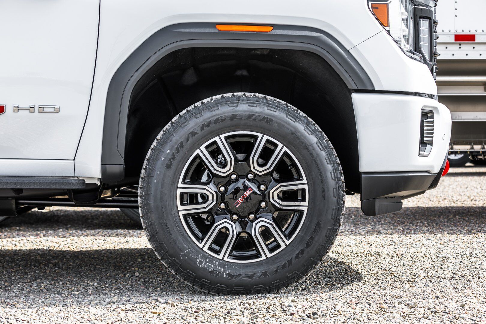 14029390_truck-hardware-sierra-hd-finishing-caps-2-piece-front-only (1).jpeg