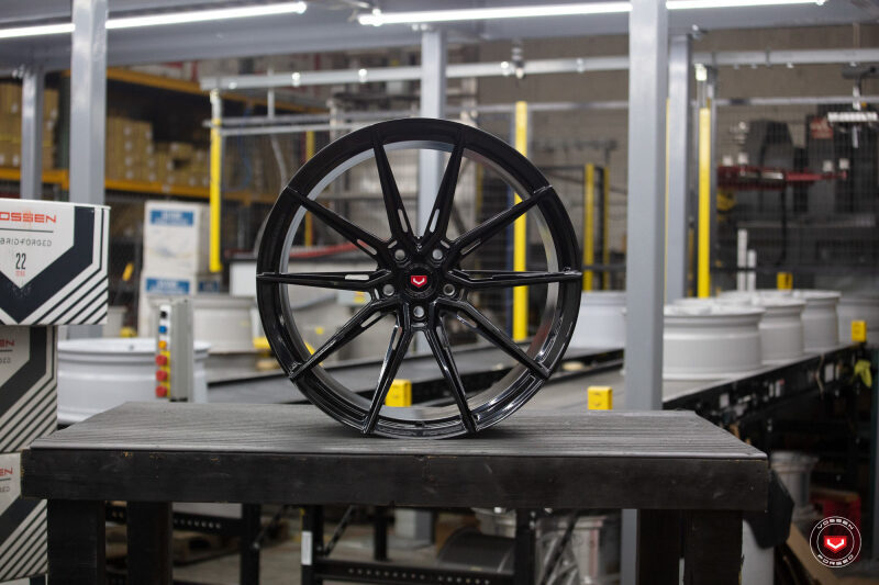 Vossen EVO-2R Wheel | 5x4.5 (5x114.3) Bolt Pattern - Gloss Black / 20x10.5 / +32mm Front