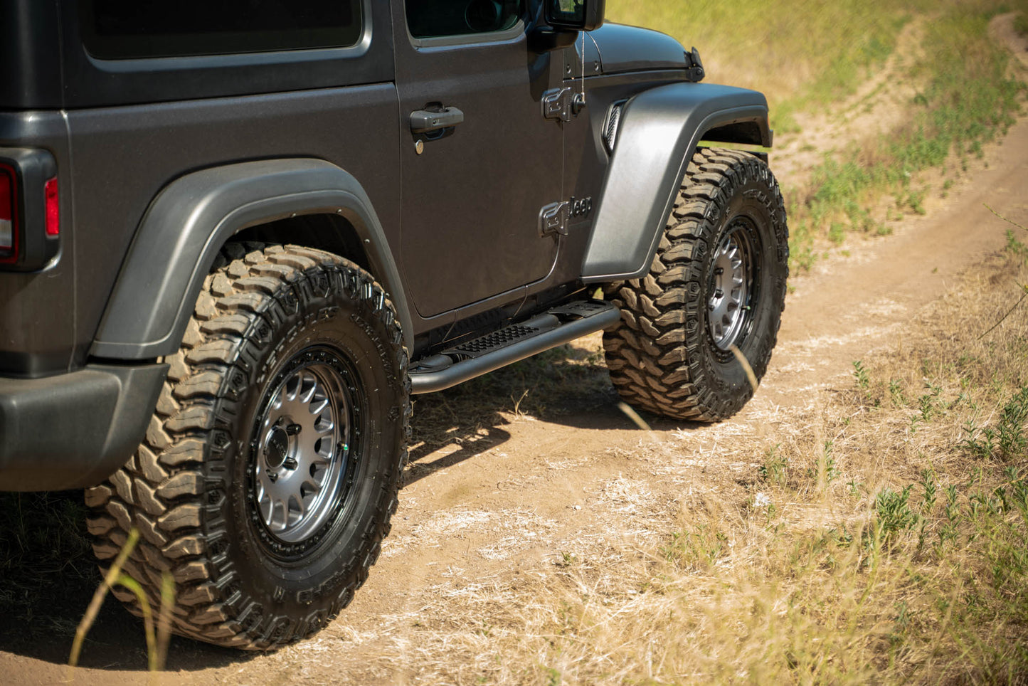 2-Door-Jeep-Wrangler-JL-OE-Plus-Side-Steps-Installed-6.jpg