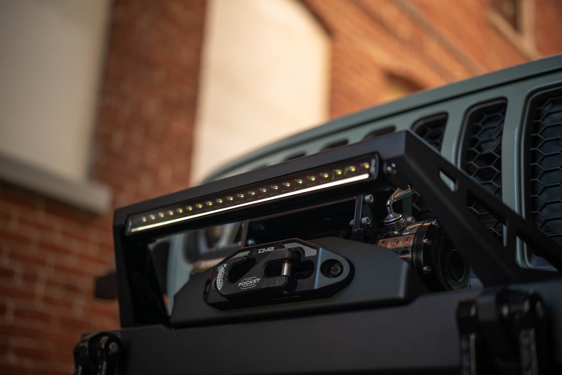 20-Inch-Halo-Elite-Single-Row-Light-Bar-with-Accent-Light-13.jpg