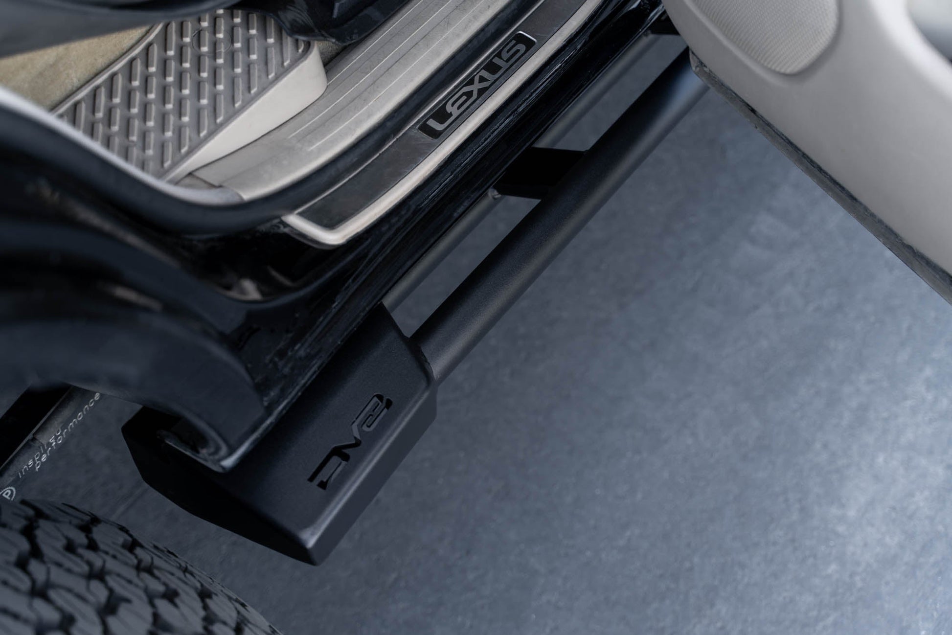2003-2009-Lexus-GX-470-FS-15-Rock-Sliders_Installled_10.jpg