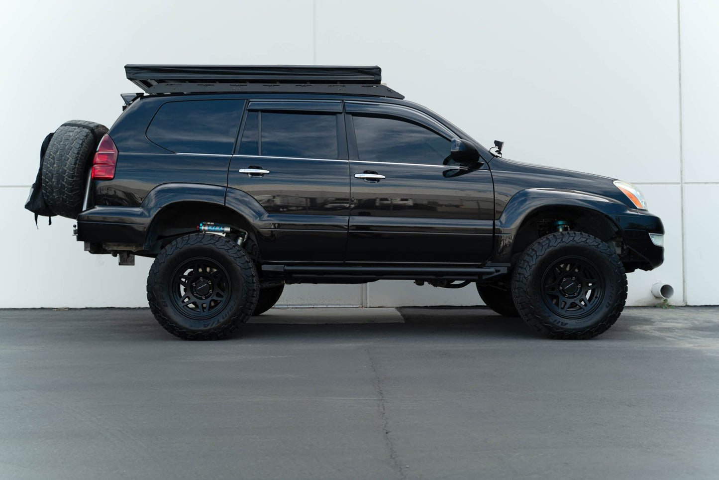 2003-2009-Lexus-GX-470-FS-15-Rock-Sliders_Installled_12.jpg