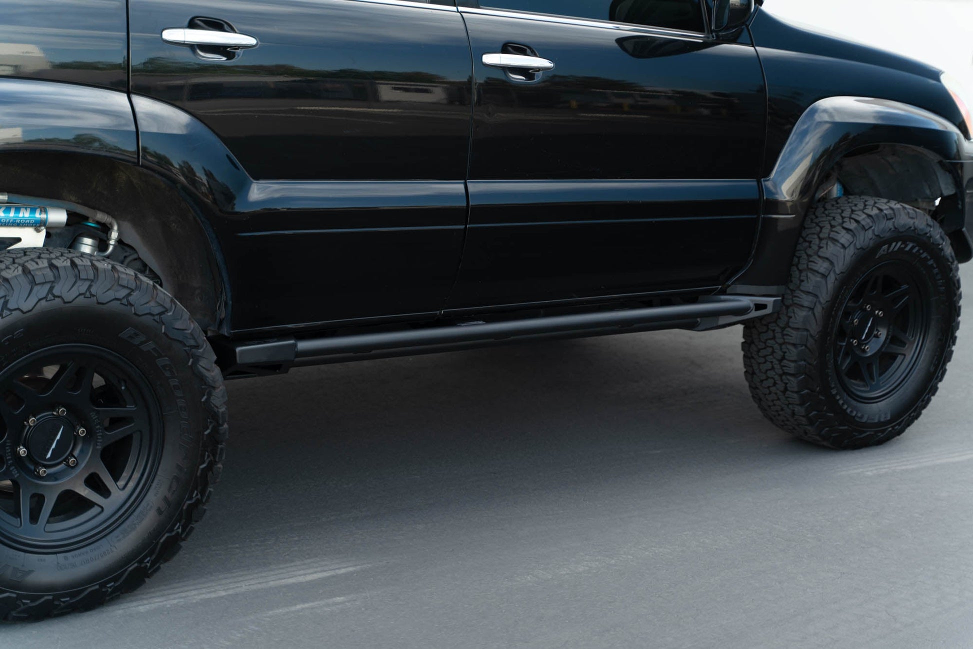 2003-2009-Lexus-GX-470-FS-15-Rock-Sliders_Installled_13.jpg