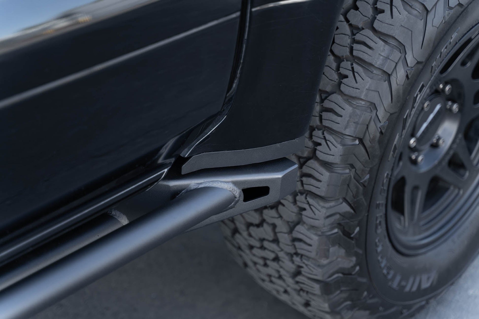 2003-2009-Lexus-GX-470-FS-15-Rock-Sliders_Installled_8.jpg
