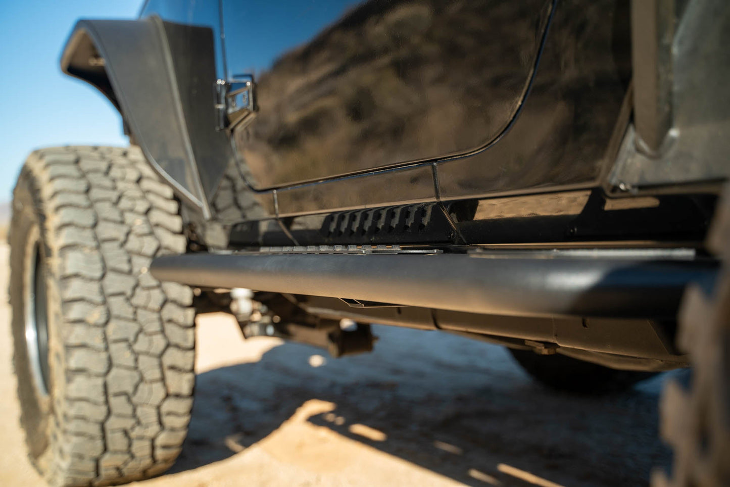 2007-2018-2-Door-Jeep-Wrangler-JK-OE-Plus-Side-Steps-Installed-01.jpg