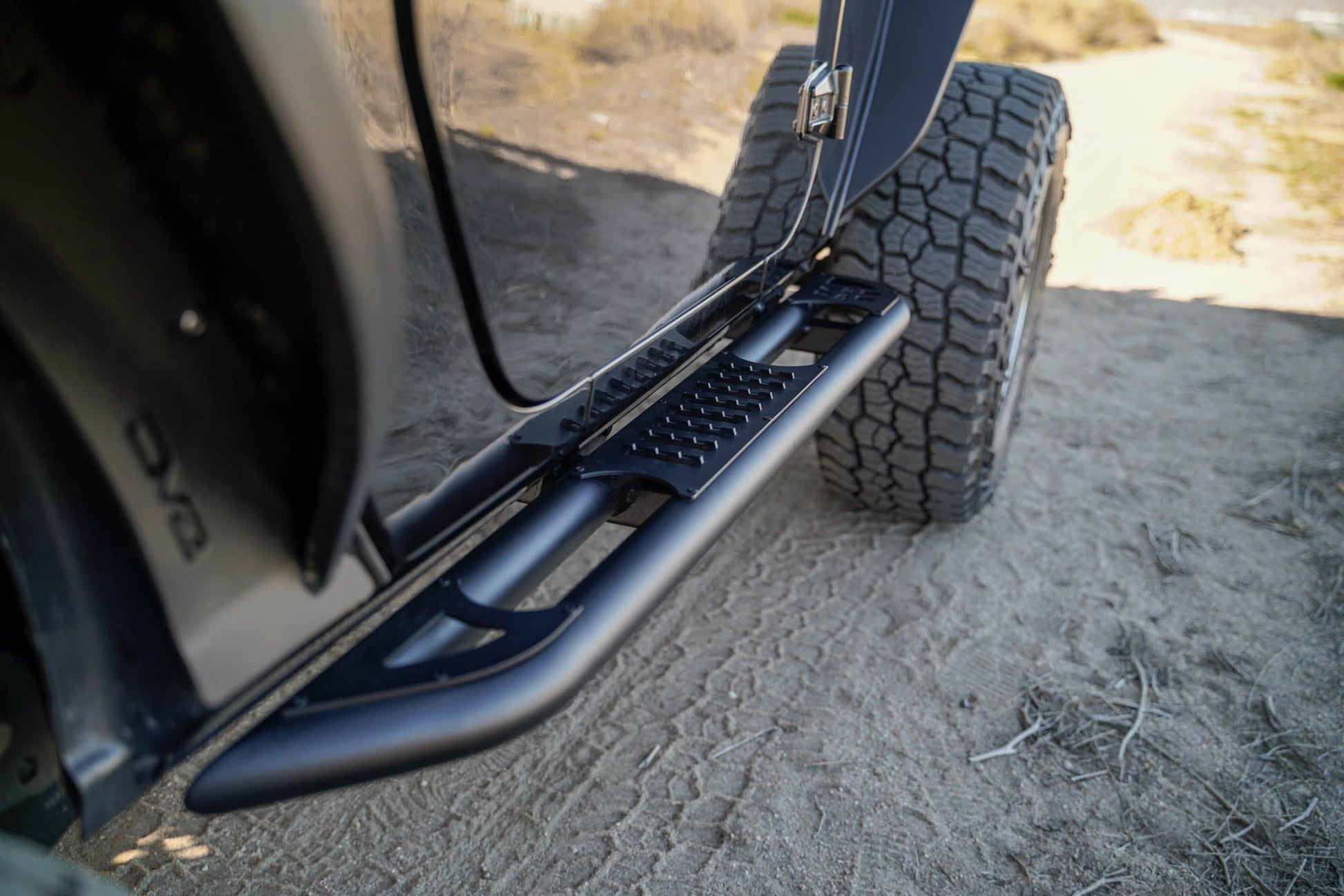 2007-2018-2-Door-Jeep-Wrangler-JK-OE-Plus-Side-Steps-Installed-08.jpg