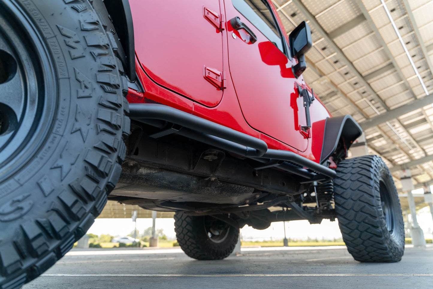 2007-2018-4-Door-Jeep-Wrangler-JK-OE-Plus-Side-Steps_Installed-02.jpg
