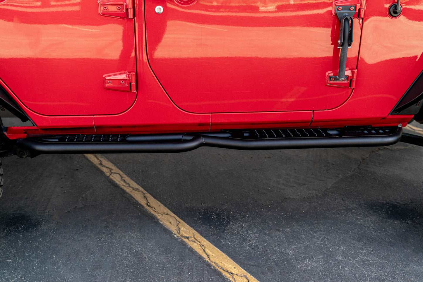 2007-2018-4-Door-Jeep-Wrangler-JK-OE-Plus-Side-Steps_Installed-03.jpg