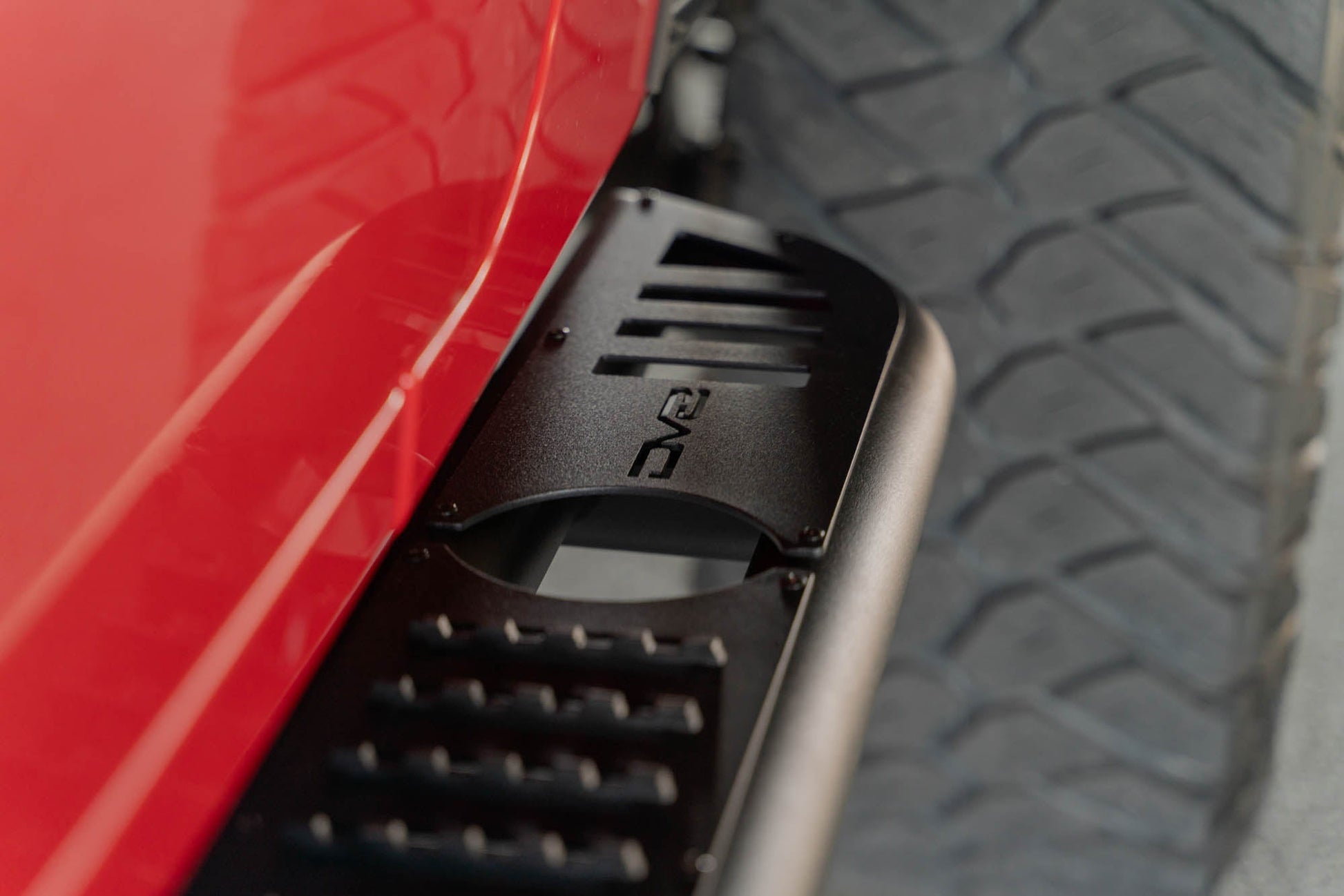 2007-2018-4-Door-Jeep-Wrangler-JK-OE-Plus-Side-Steps_Installed-09.jpg