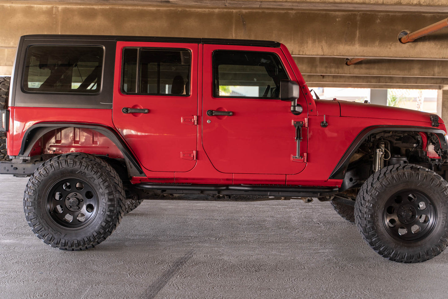 2007-2018-4-Door-Jeep-Wrangler-JK-OE-Plus-Side-Steps_Installed-11.jpg