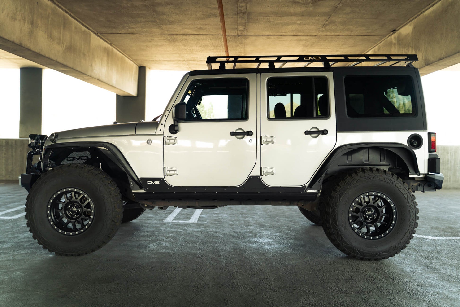 2007-2018-Jeep-Wrangler-JK-Slim-Fender-Flares_Installed-04.jpg