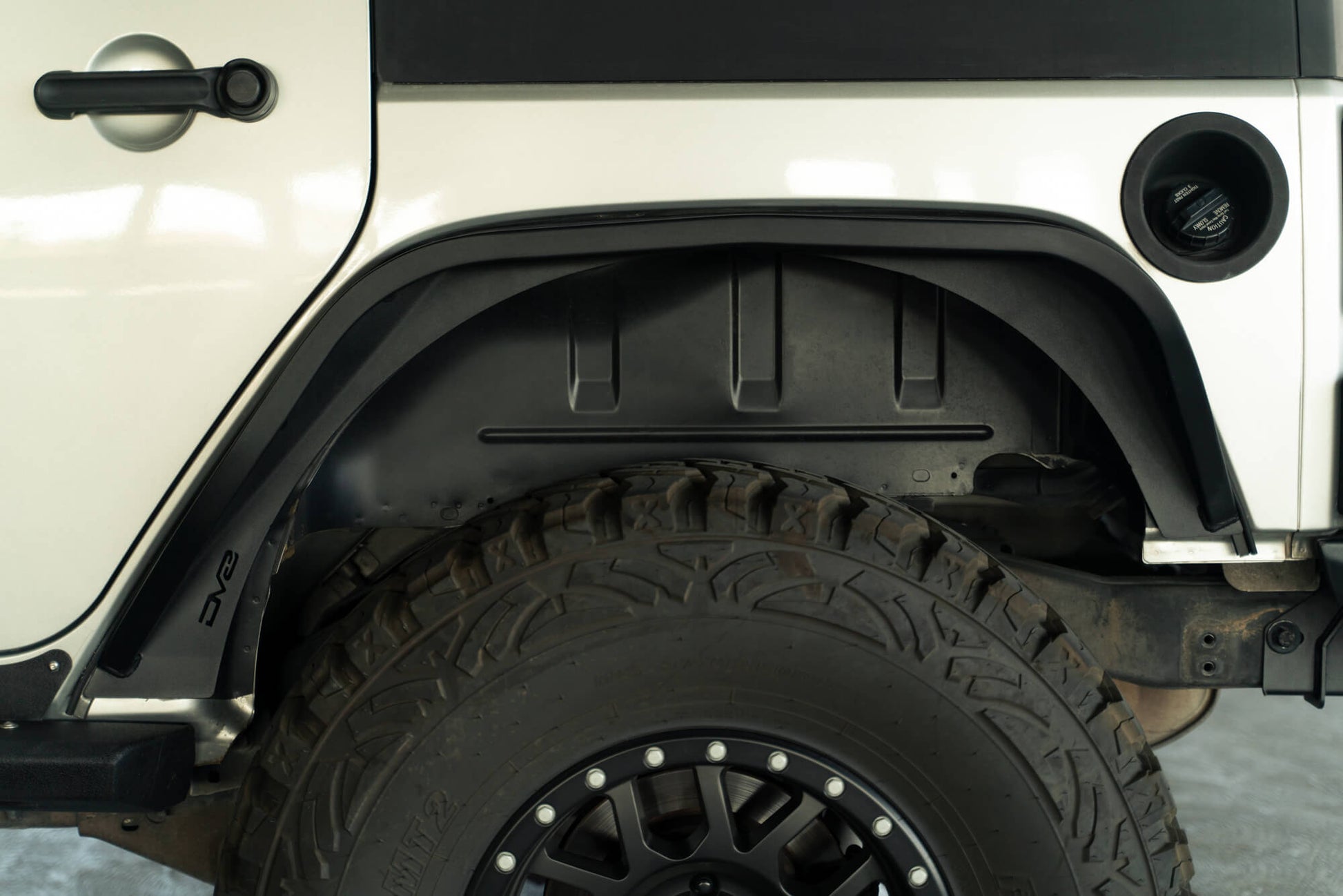 2007-2018-Jeep-Wrangler-JK-Slim-Fender-Flares_Installed-06.jpg