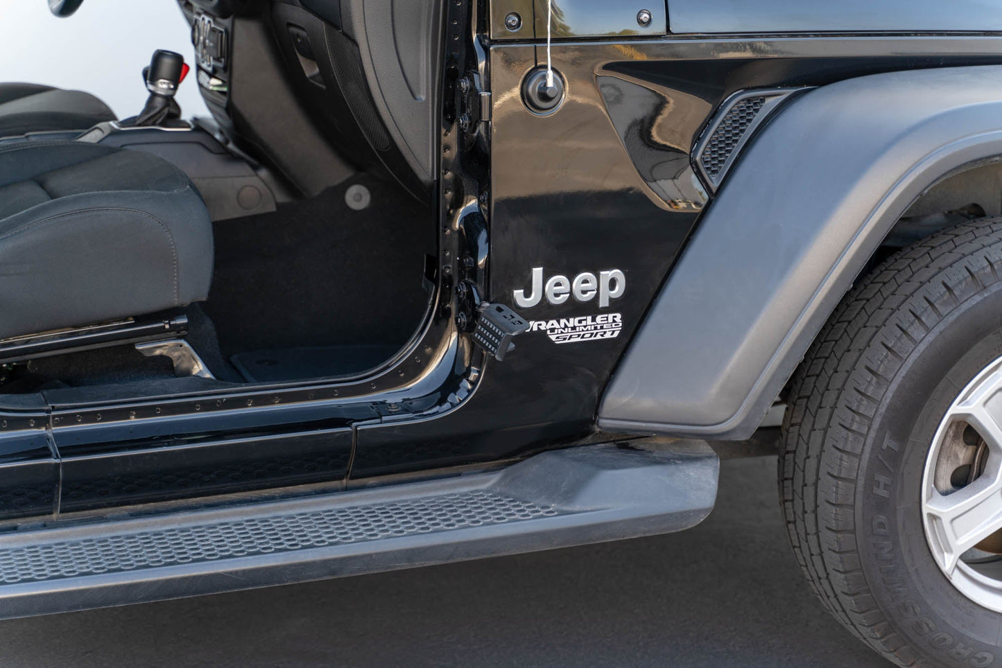 2007-2023-Jeep-Wrangler-JK-JL-Gladiator-JT-Foot-Pegs_Installed-01.jpg