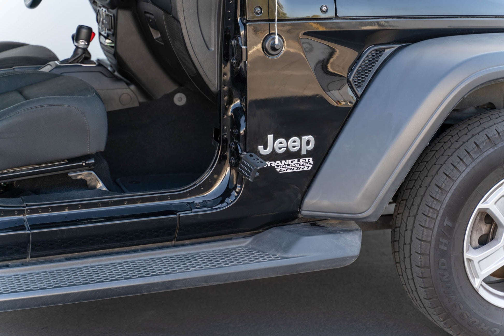 2007-2023-Jeep-Wrangler-JK-JL-Gladiator-JT-Foot-Pegs_Installed-01.jpg