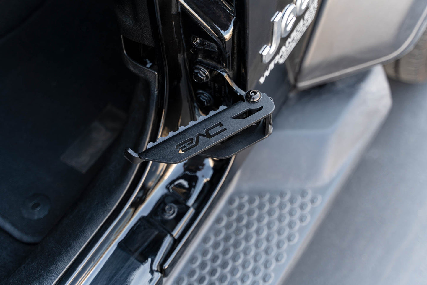 2007-2023-Jeep-Wrangler-JK-JL-Gladiator-JT-Foot-Pegs_Installed-08.jpg