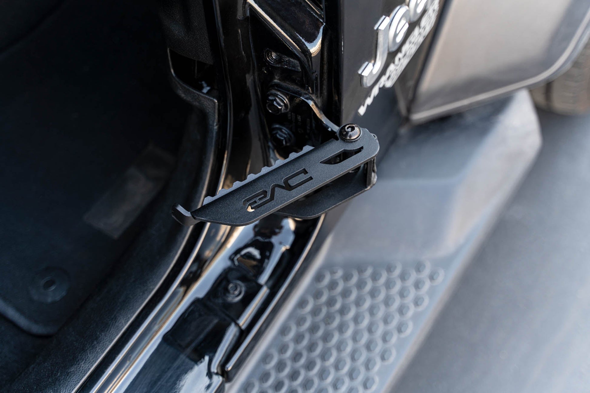 2007-2023-Jeep-Wrangler-JK-JL-Gladiator-JT-Foot-Pegs_Installed-08.jpg
