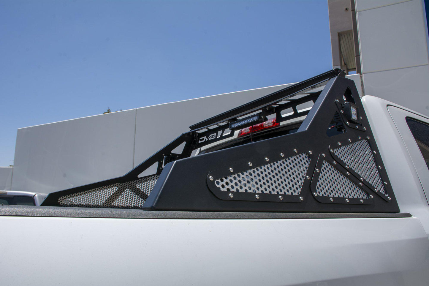 2010-18-ram-150025003500-chase-rack-dv8-offroad-rrdr2-01-2.jpg