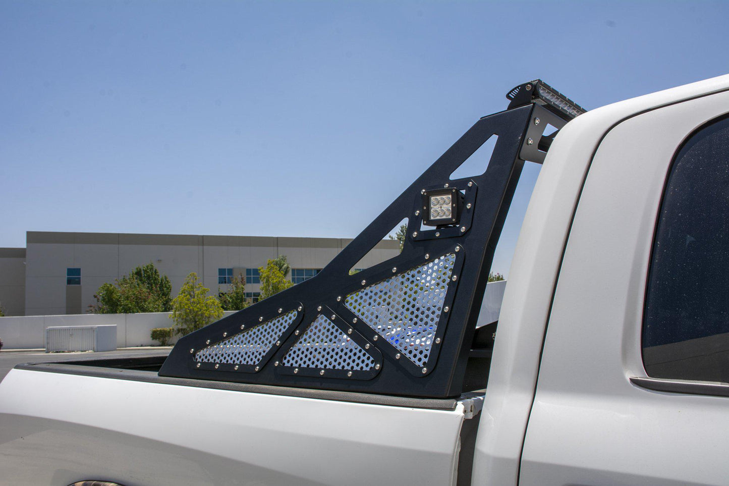2010-18-ram-150025003500-chase-rack-dv8-offroad-rrdr2-01-3.jpg