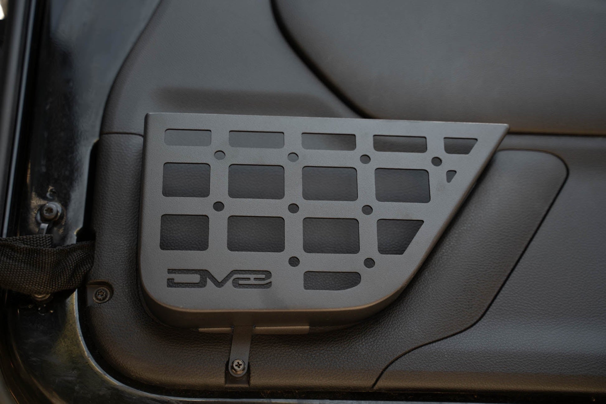 2011-2018-Jeep-Wrangler-JK-Slim-Front-Door-Molle-Pockets-Installed-10.jpg