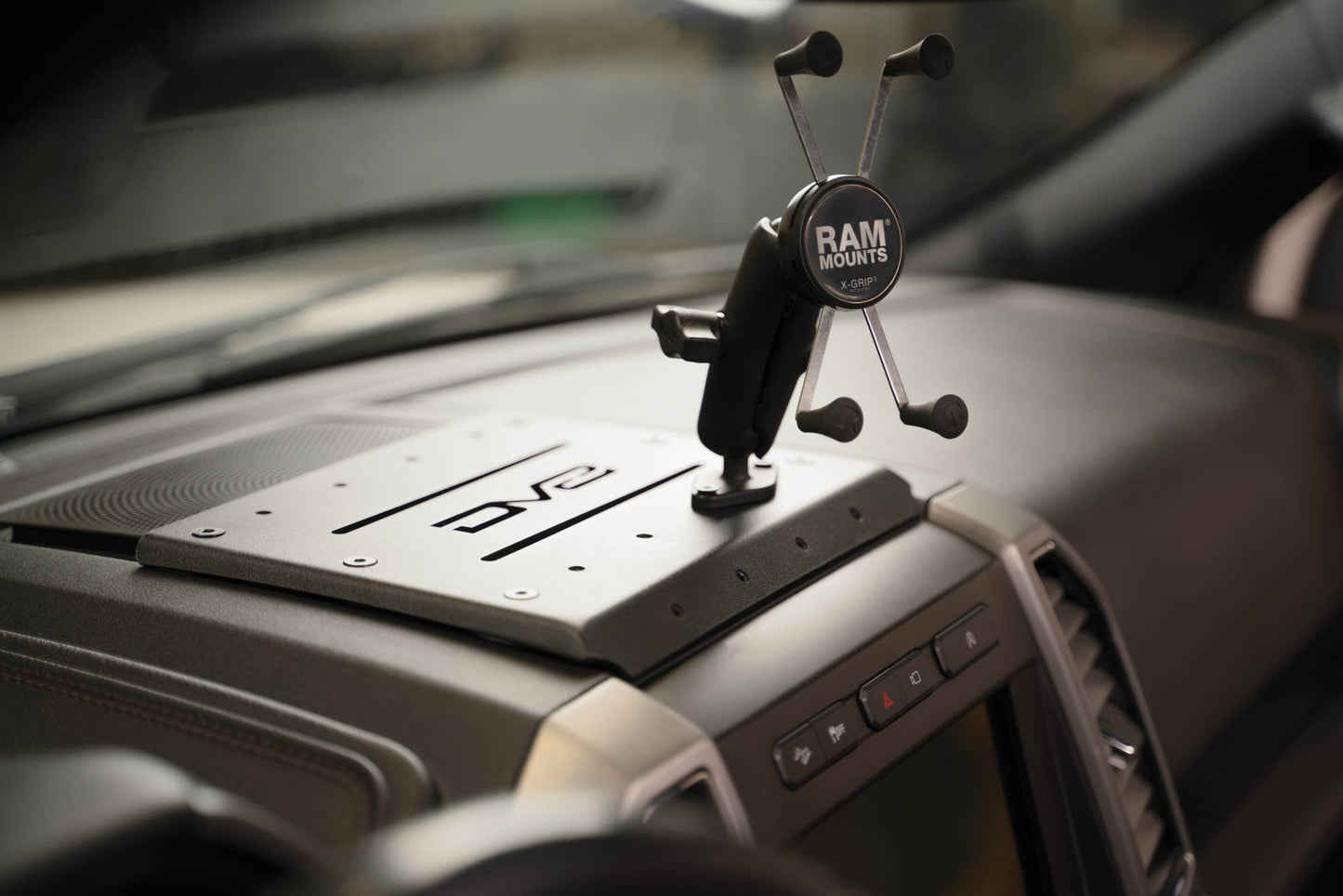 2015-2020-F-150-_-2017-2021-F-250-350-Digital-Device-Dash-Mount-installed-1.jpg
