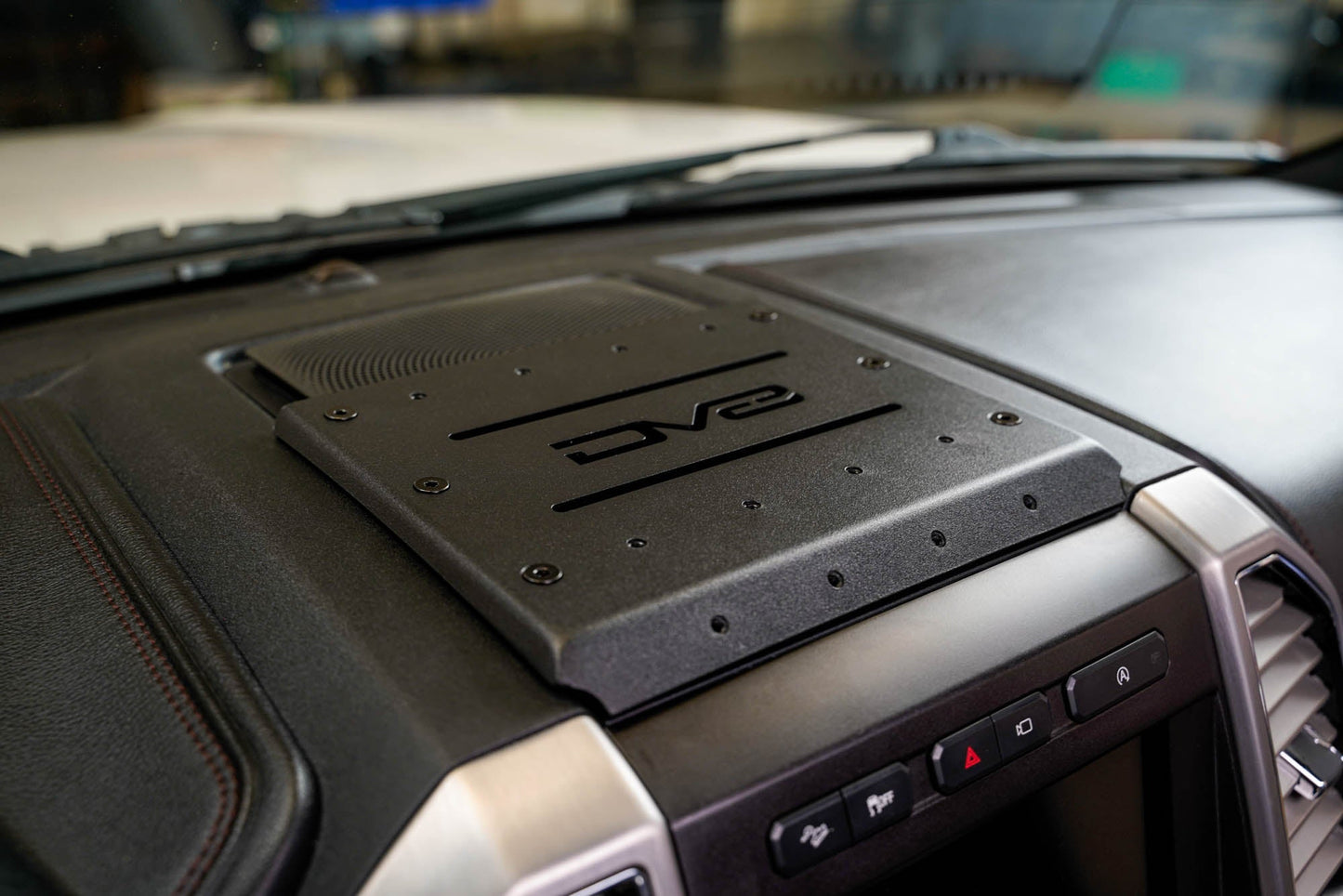 2015-2020-F-150-_-2017-2021-F-250-350-Digital-Device-Dash-Mount-installed-4.jpg