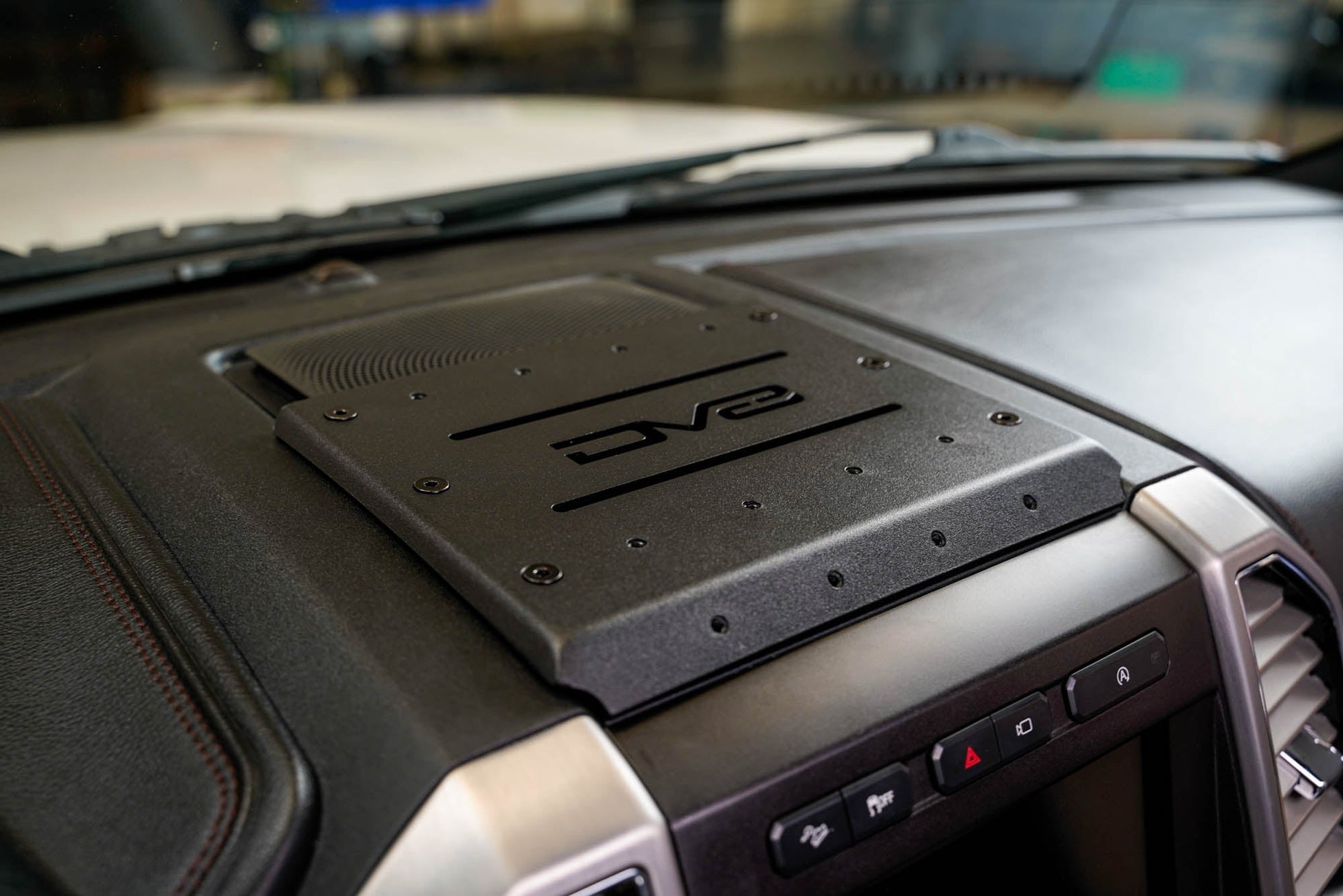 2015-2020-F-150-_-2017-2021-F-250-350-Digital-Device-Dash-Mount-installed-4.jpg