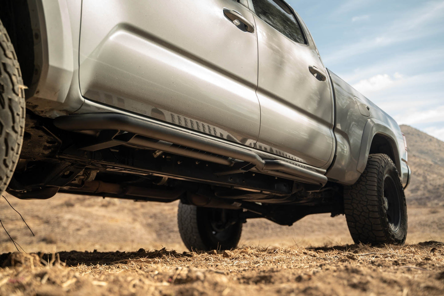 2016-2023-Toyota-Tacoma-Crew-Cab-OE-Plus-Side-Steps-Trail-3.jpg
