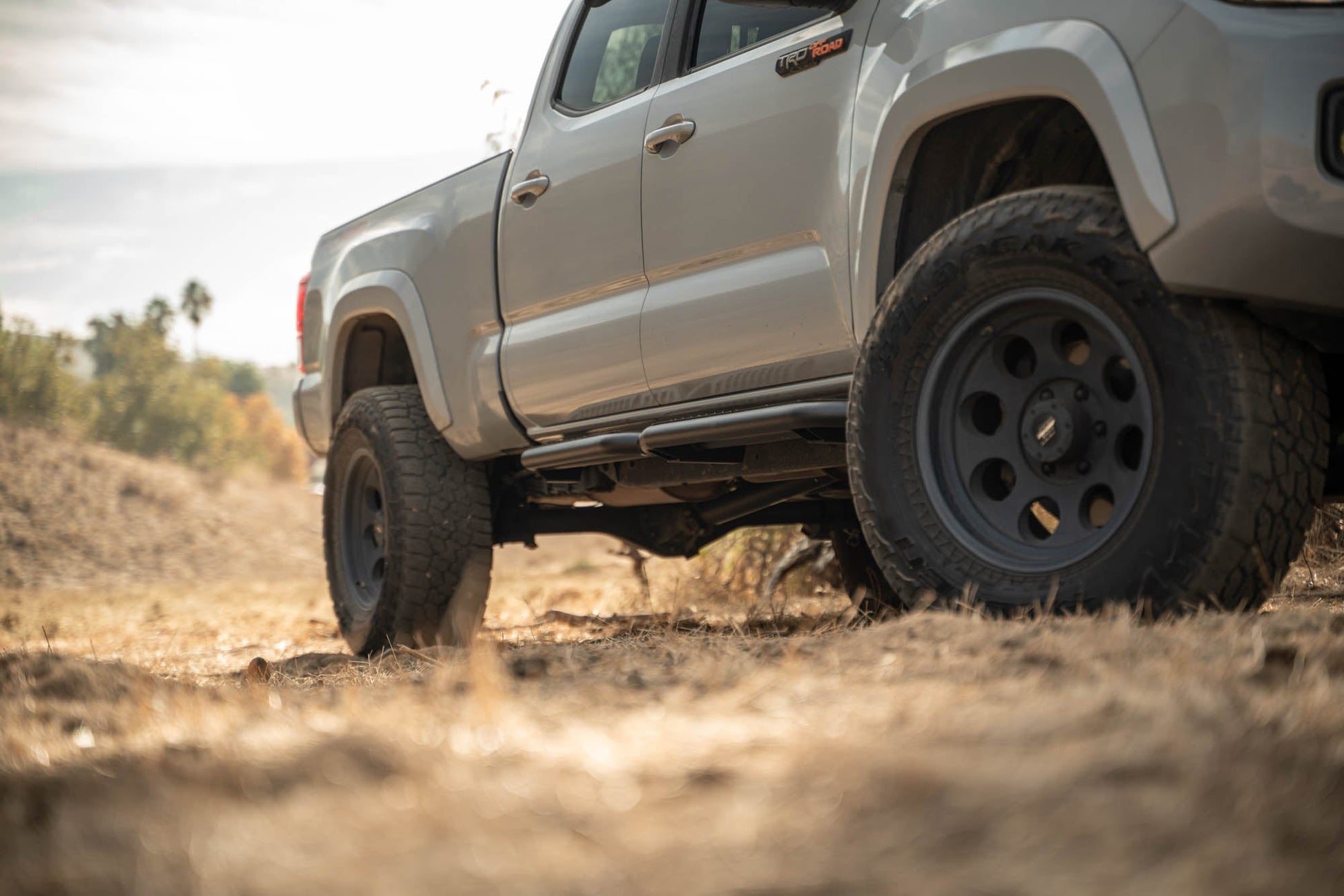 2016-2023-Toyota-Tacoma-Crew-Cab-OE-Plus-Side-Steps-Trail-9.jpg