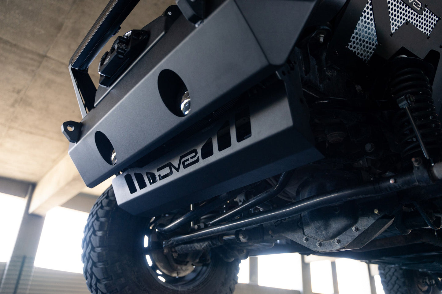 2018-2023-Jeep-JL_JT-Sway-Bar-Disconnect-Skid-Plate_Installed-02.jpg