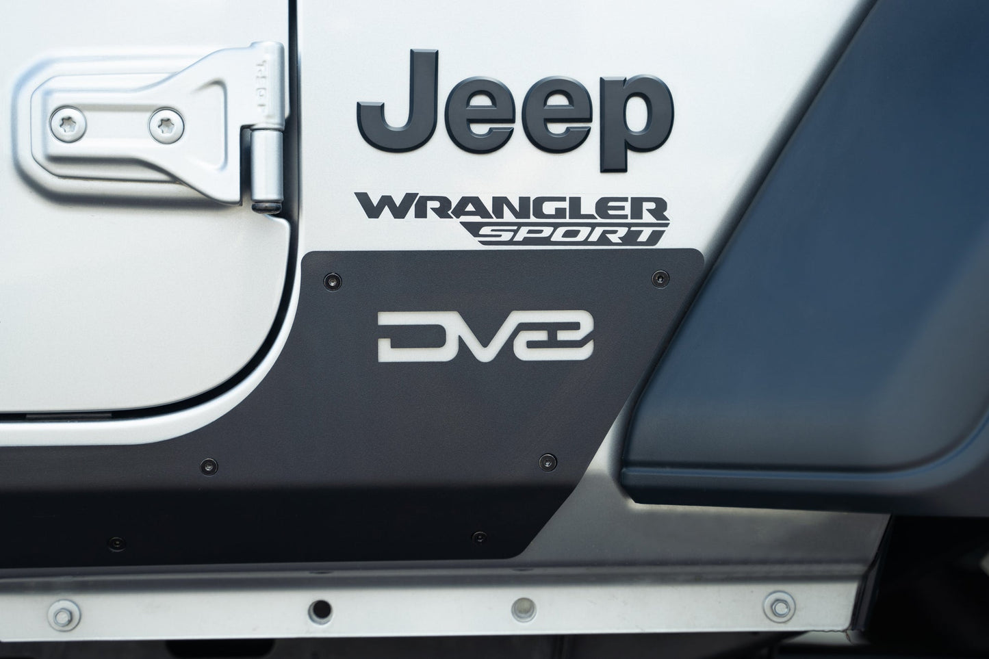 2018-2023-Jeep-Wrangler-JL-2-Door-Rock-Skins_Installed-07.jpg