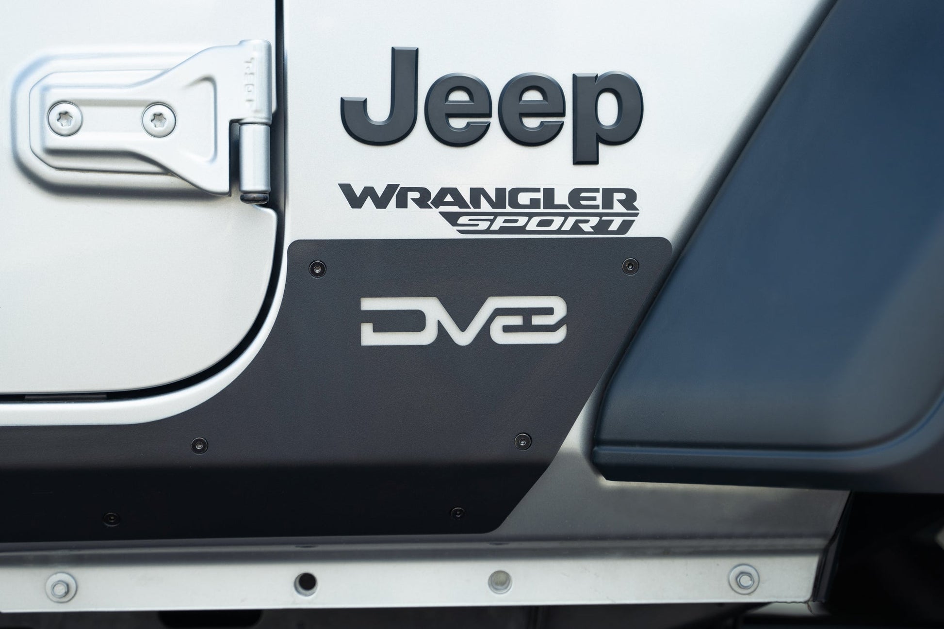 2018-2023-Jeep-Wrangler-JL-2-Door-Rock-Skins_Installed-07.jpg