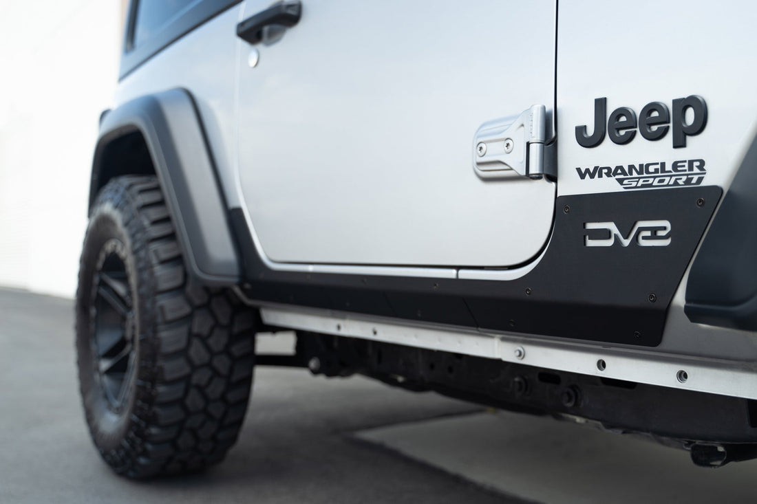2018-2023-Jeep-Wrangler-JL-2-Door-Rock-Skins_Installed-08.jpg