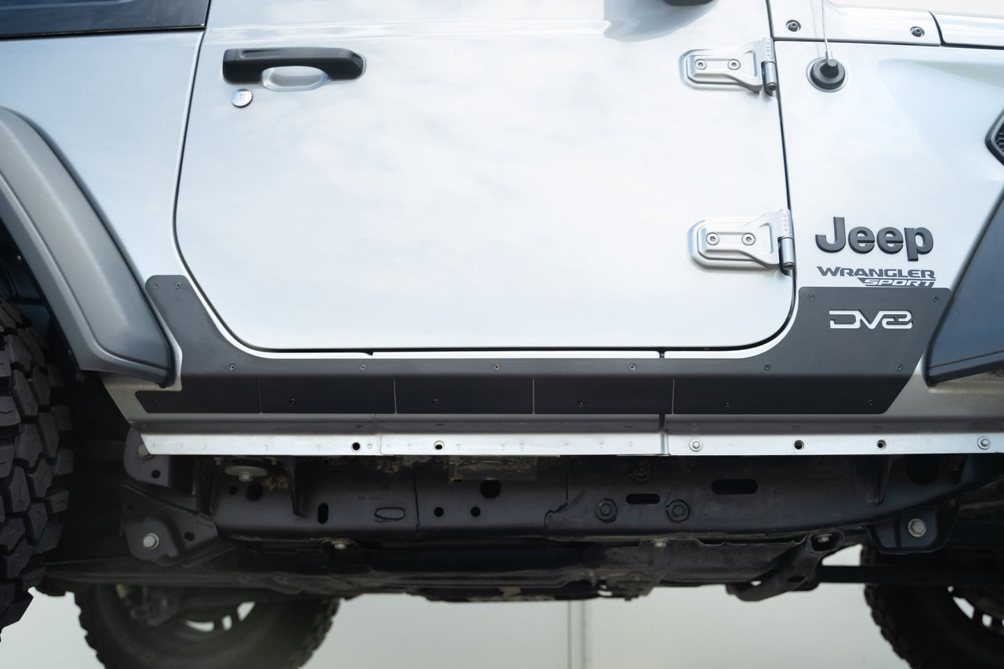 2018-2023-Jeep-Wrangler-JL-2-Door-Rock-Skins_Installed-09.jpg