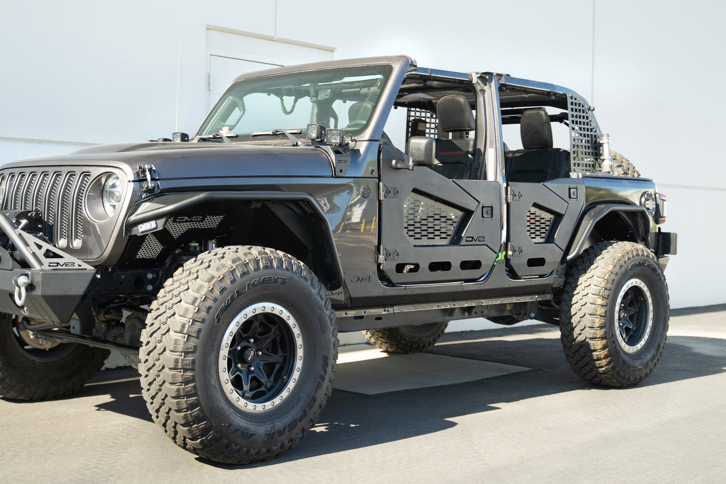 2018-2023-Jeep-Wrangler-JL-4-Door-Rock-Skins_Installed-06.jpg