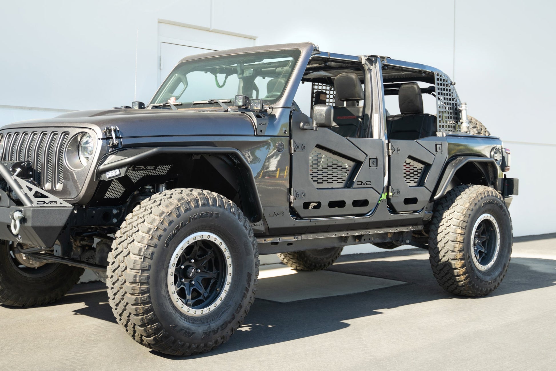 2018-2023-Jeep-Wrangler-JL-4-Door-Rock-Skins_Installed-06.jpg
