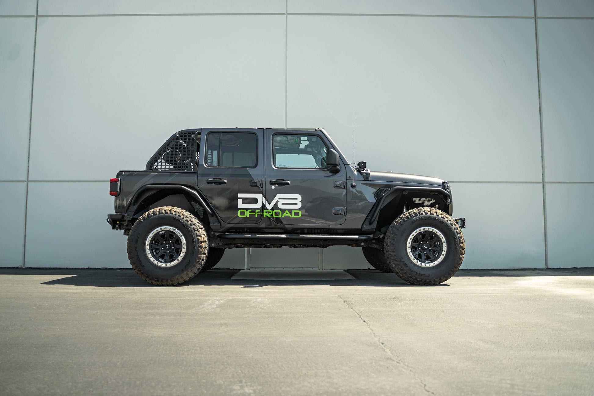 2018-2023-Jeep-Wrangler-JL-OE-Plus-4-Door-Side-Steps_installed_1.jpg