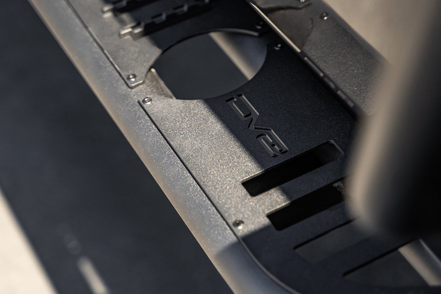 2018-2023-Jeep-Wrangler-JL-OE-Plus-4-Door-Side-Steps_installed_8.jpg