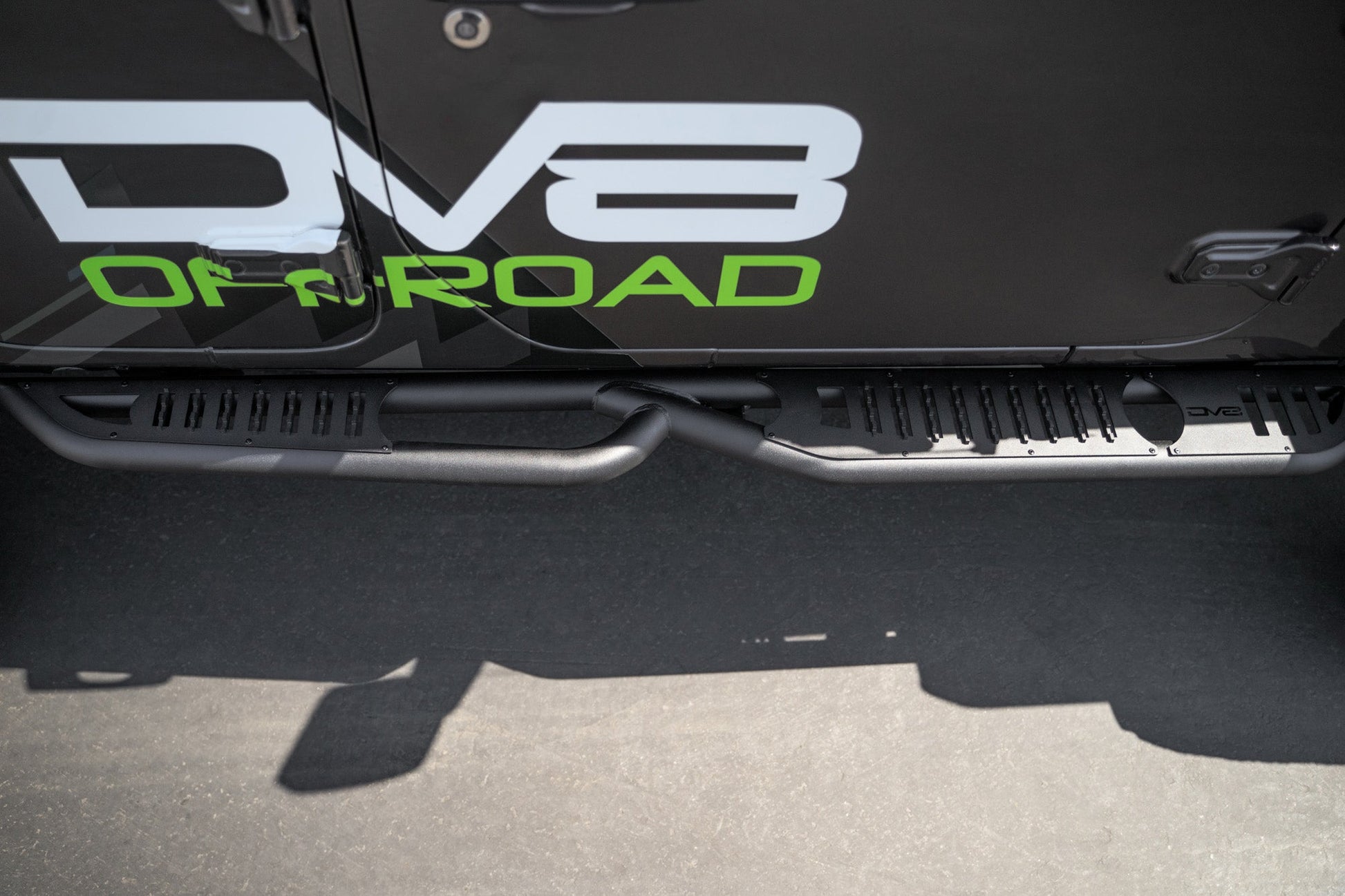 2018-2023-Jeep-Wrangler-JL-OE-Plus-4-Door-Side-Steps_installed_9.jpg