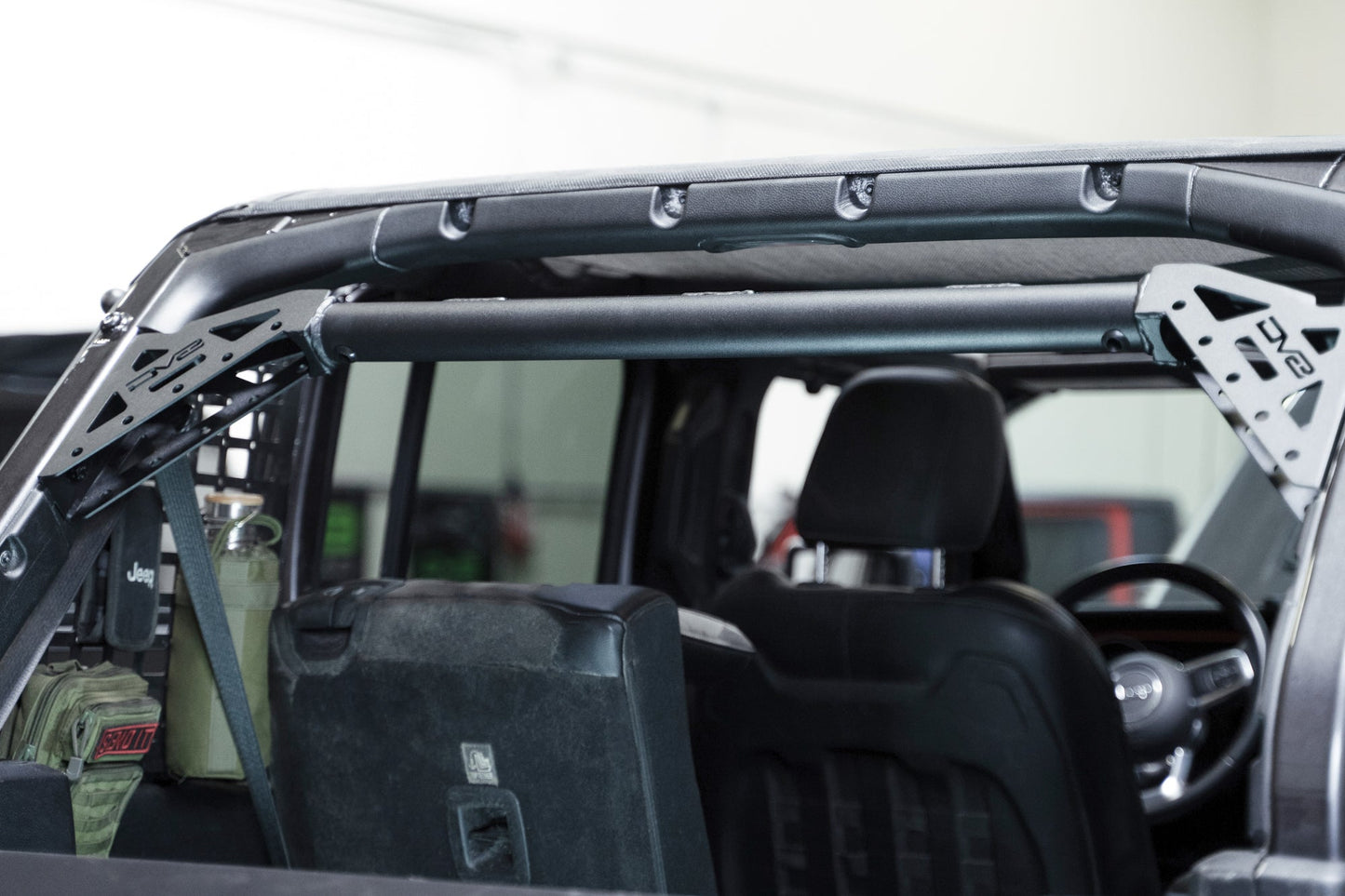 2018-2023-Jeep-Wrangler-JL-Rear-Speaker-_-Light-Bar-Mount_Installed-01.jpg