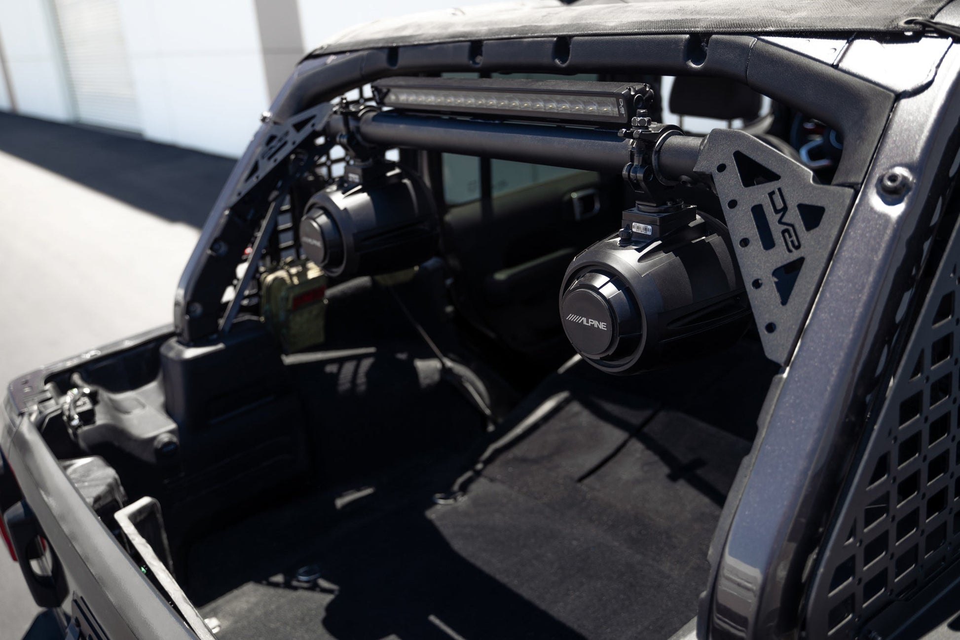 2018-2023-Jeep-Wrangler-JL-Rear-Speaker-_-Light-Bar-Mount_Installed-09.jpg