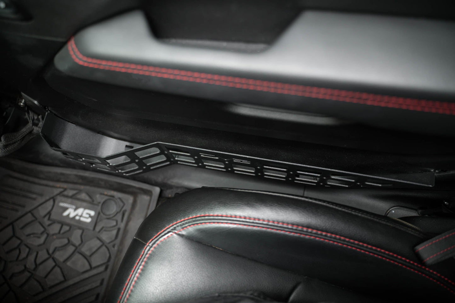 2018-2023-Jeep-Wrangler-JL-_-Gladiator-JT-Front-Door-Pocket04.jpg