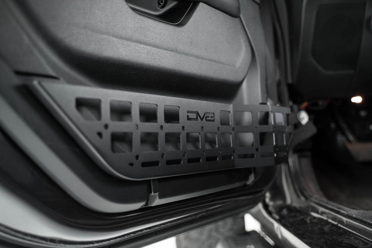 2018-2023-Jeep-Wrangler-JL-_-Gladiator-JT-Front-Door-Pocket06.jpg