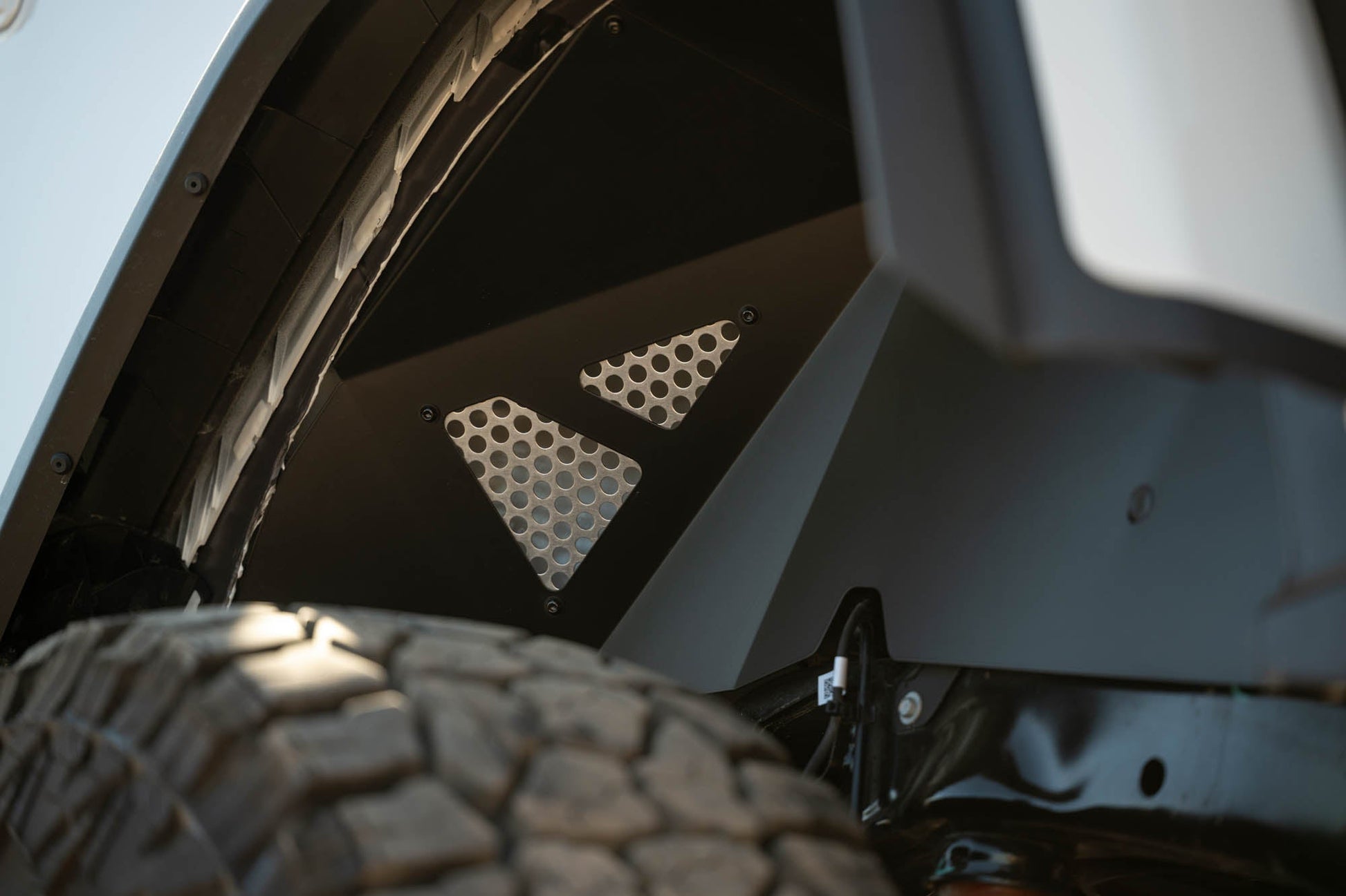 2018-2024-Jeep-Wrangler-JL-Rear-Inner-Fenders-Outdoors-12.jpg