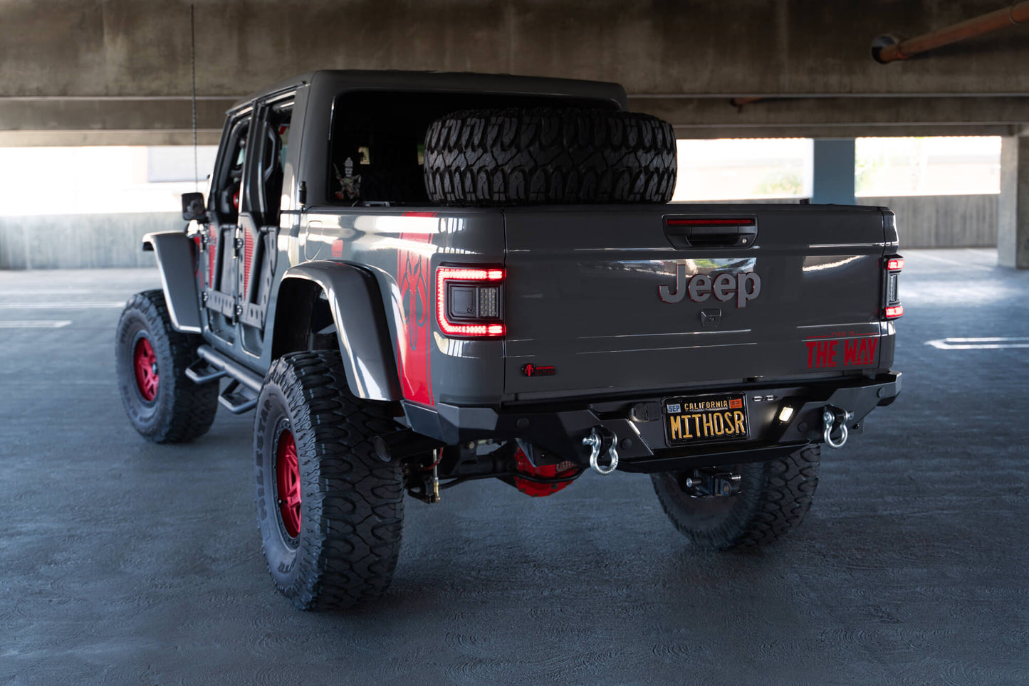 2020-2023-Jeep-Gladiator-JT-FS-15-Series-Rear-Bumper_Installed-01.jpg