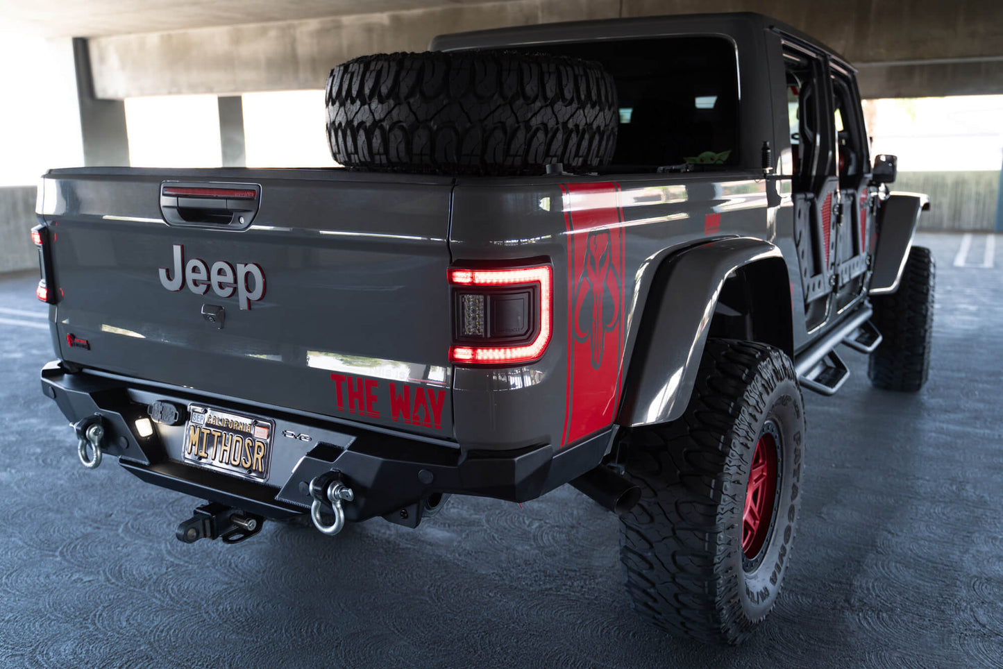 2020-2023-Jeep-Gladiator-JT-FS-15-Series-Rear-Bumper_Installed-11.jpg